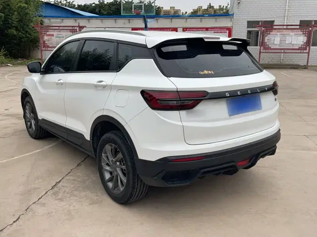 Geely Binyue — Фото автомобиля 9