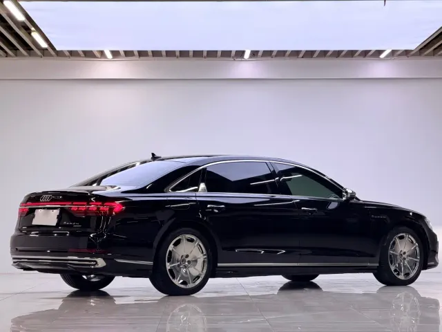 Audi A8 — Фото автомобиля 14