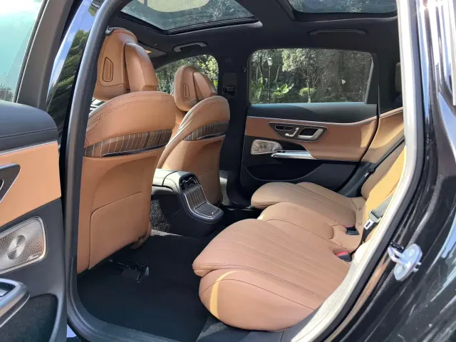 Mercedes-Benz E-Class — Фото автомобиля 6