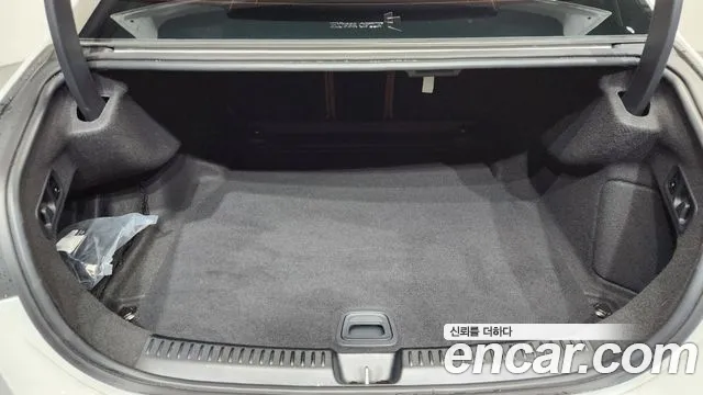 Mercedes-Benz E-Class — Фото автомобиля 18