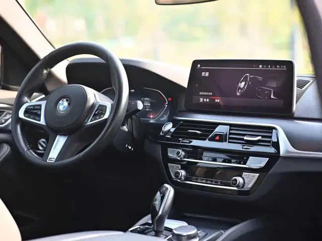 BMW 5 Series — Фото автомобиля 6