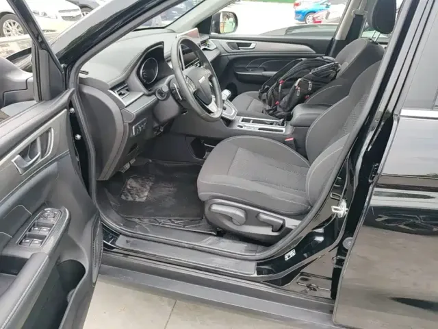 Haval M6 — Фото автомобиля 15