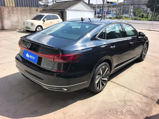 Volkswagen Passat — Фото автомобиля 3