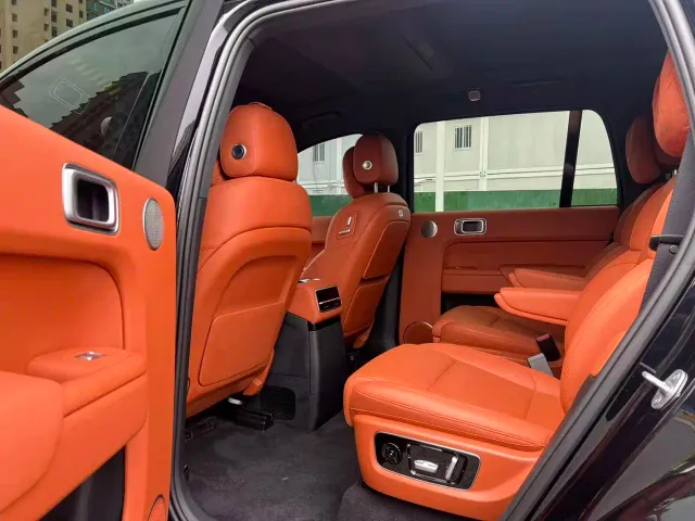 Li Auto L9 — Фото автомобиля 11