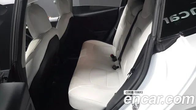 Tesla Model 3 — Фото автомобиля 17