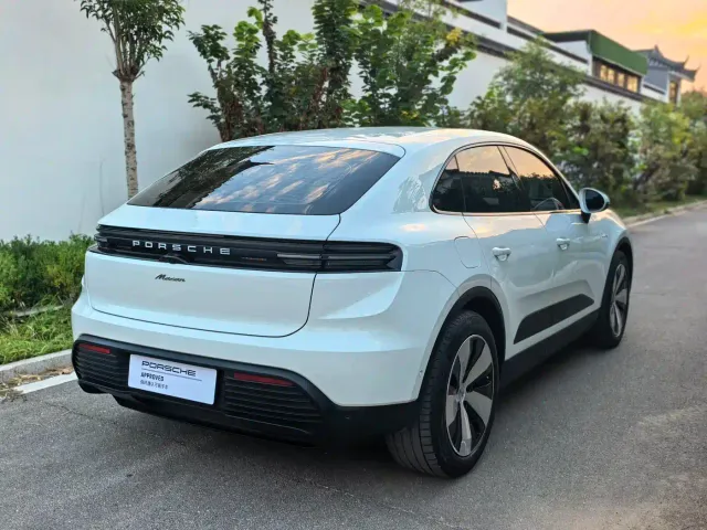 Porsche Macan EV — Фото автомобиля 3