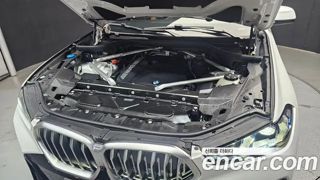 BMW X6 xDrive40i M Sport — Фото автомобиля 3