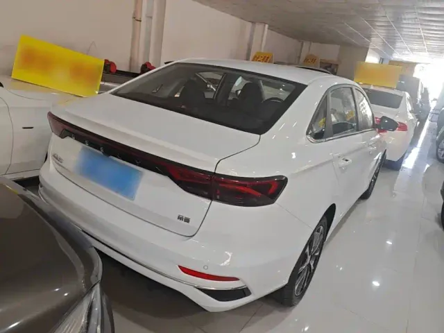 Geely Emgrand — Фото автомобиля 6