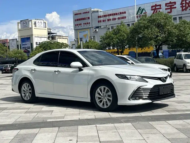 Toyota Camry — Фото автомобиля 3