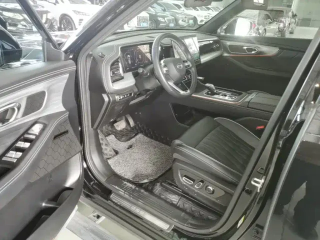 GAC Trumpchi GS8 — Фото автомобиля 15