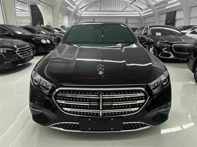 Mercedes-Benz E-Class — Фото автомобиля 2