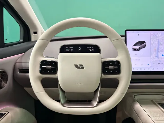 Li Auto i8 — Фото автомобиля 18