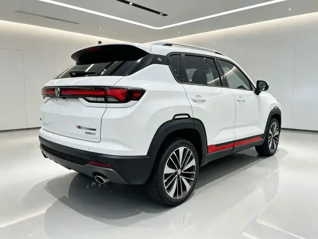 Changan CS35 Plus — Фото автомобиля 4