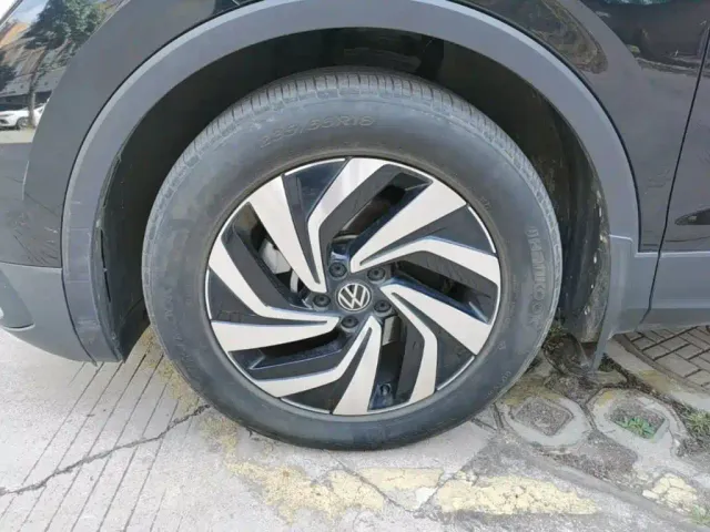 Volkswagen Tiguan L — Фото автомобиля 22