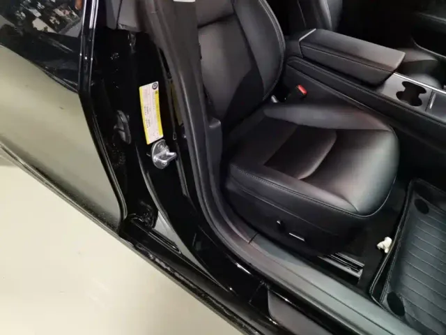 Tesla Model 3 — Фото автомобиля 24
