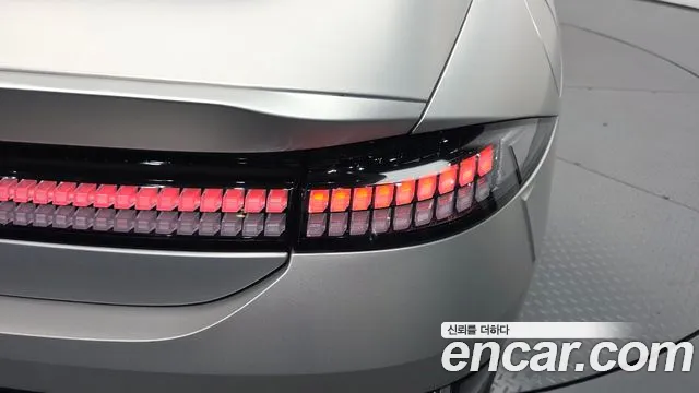 Hyundai Ioniq 6 — Фото автомобиля 8