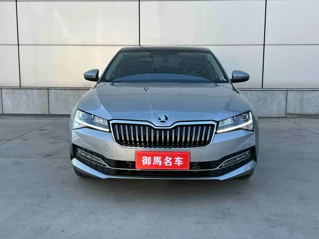 Skoda Superb — Фото автомобиля 5