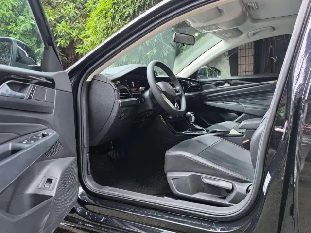 Volkswagen Passat — Фото автомобиля 4
