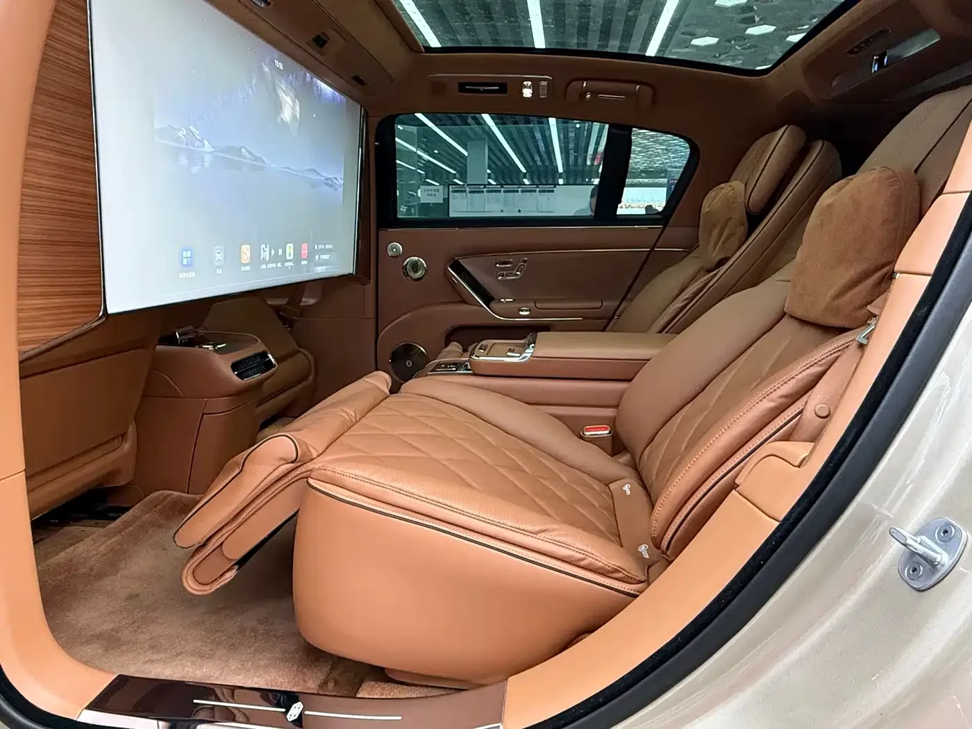 Zunjie Zunjie S800 2025 Range Extender Starlight Executive 4-Seater — Фото автомобиля 12