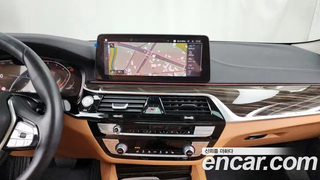 BMW 5-Series — Фото автомобиля 14