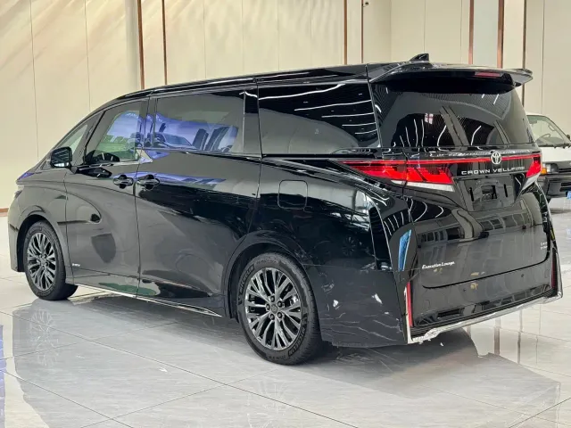 Toyota Vellfire — Фото автомобиля 18