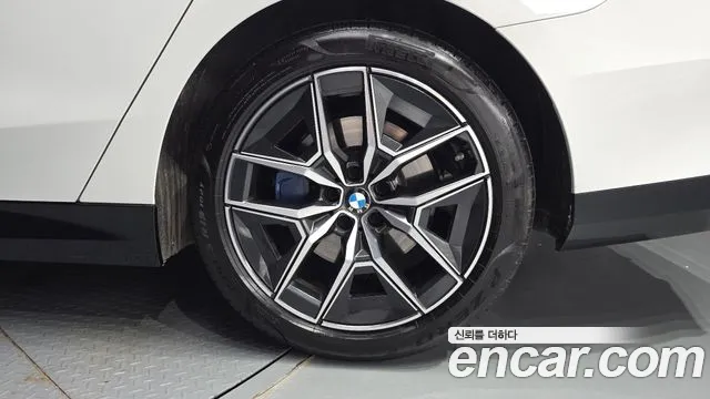 BMW 5-Series — Фото автомобиля 18