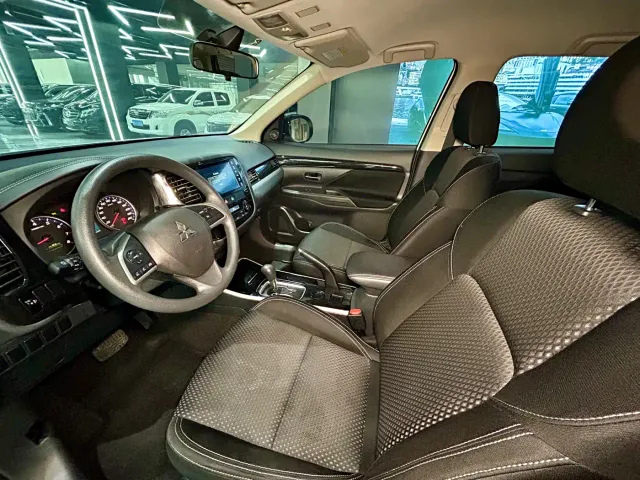 Mitsubishi Outlander — Фото автомобиля 9