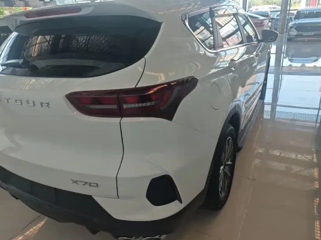 Jetour X70 — Фото автомобиля 7