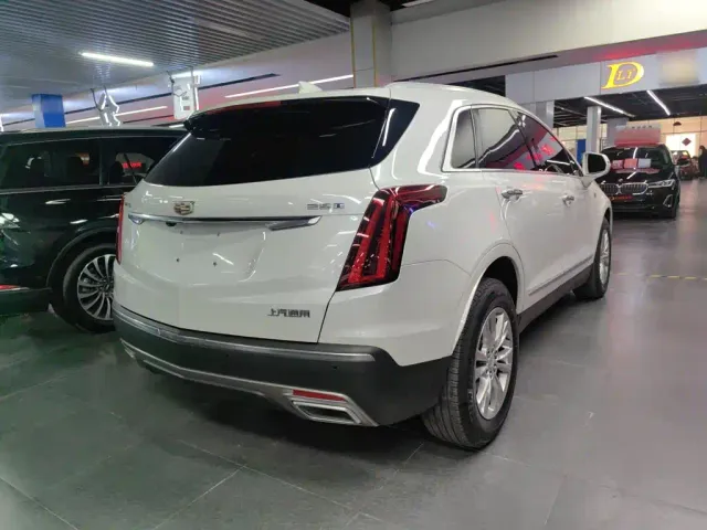 Cadillac XT5 — Фото автомобиля 4