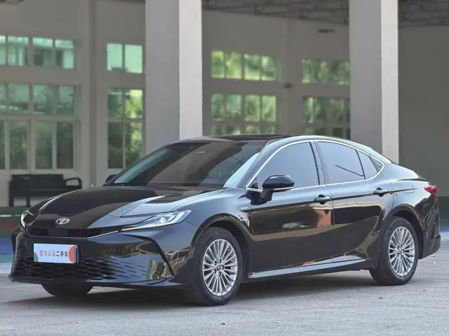 Фотография автомобиля — Toyota Camry
