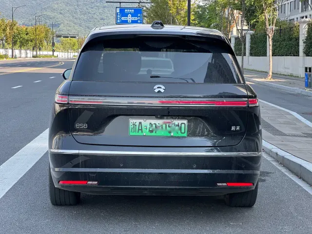 Nio ES8 — Фото автомобиля 6