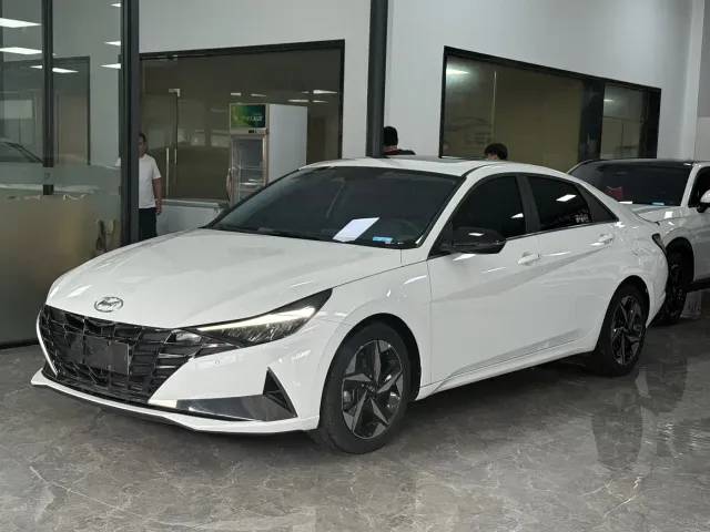 Фотография автомобиля — Hyundai Elantra