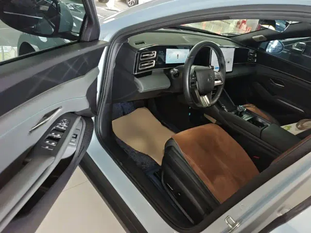 BYD Qin L — Фото автомобиля 15