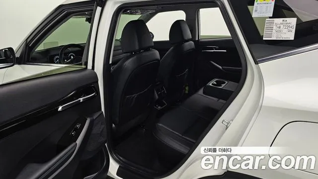 Kia Seltos New — Фото автомобиля 16