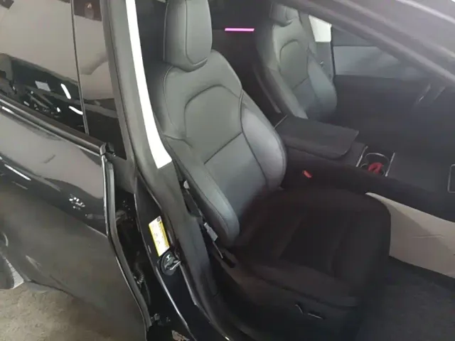 Tesla Model Y — Фото автомобиля 24