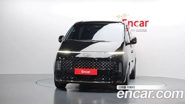 Hyundai Staria Staria Lounge 9 мест — Фото автомобиля 3
