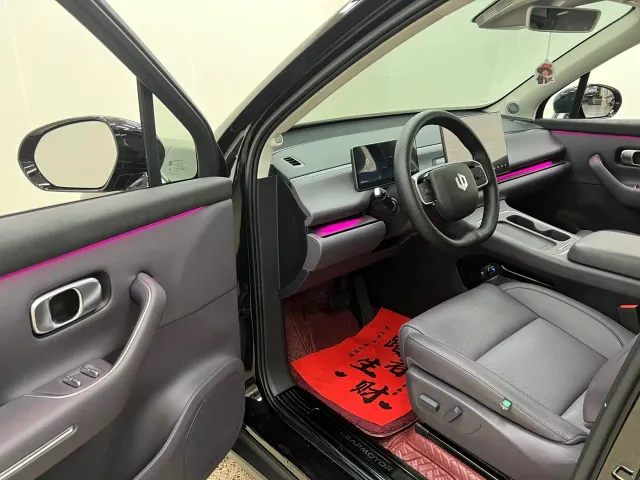 Leapmotor C10 — Фото автомобиля 13