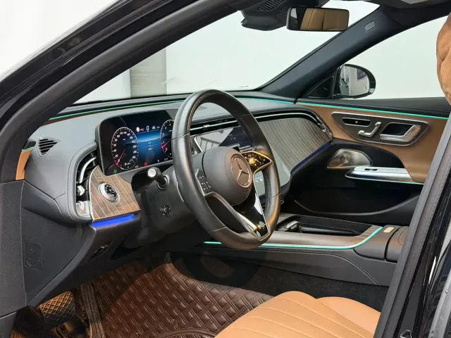 Mercedes-Benz E-Class — Фото автомобиля 17