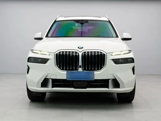 Фотография автомобиля — BMW X7