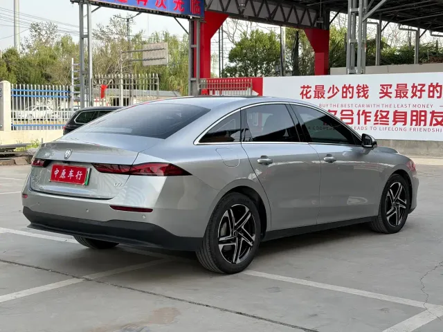 Roewe D7 — Фото автомобиля 17