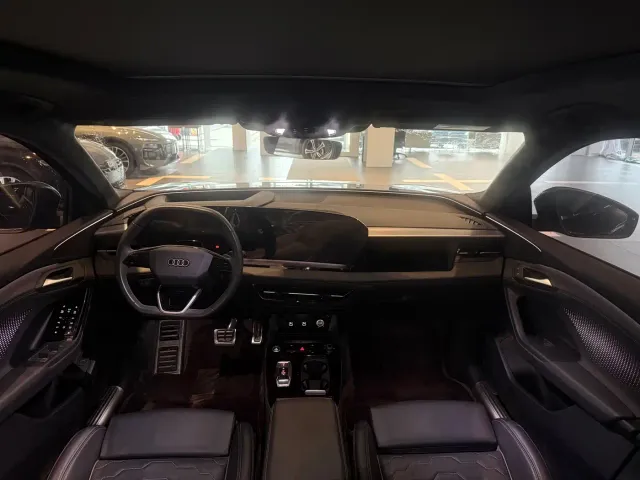 Audi Q6L e-tron — Фото автомобиля 9
