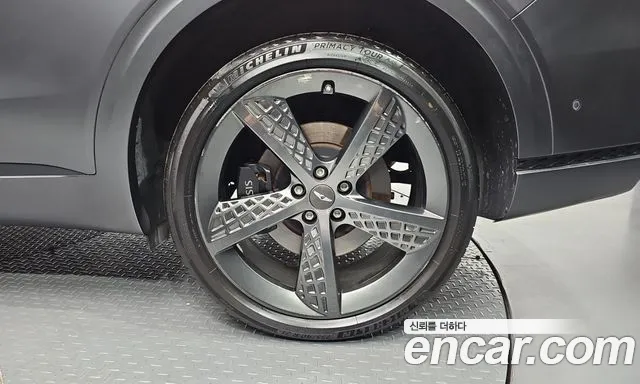 Genesis GV70 — Фото автомобиля 6