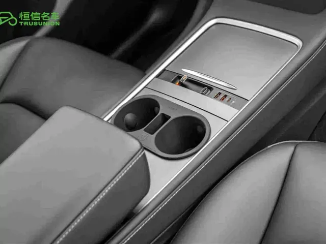 Tesla Model Y — Фото автомобиля 19