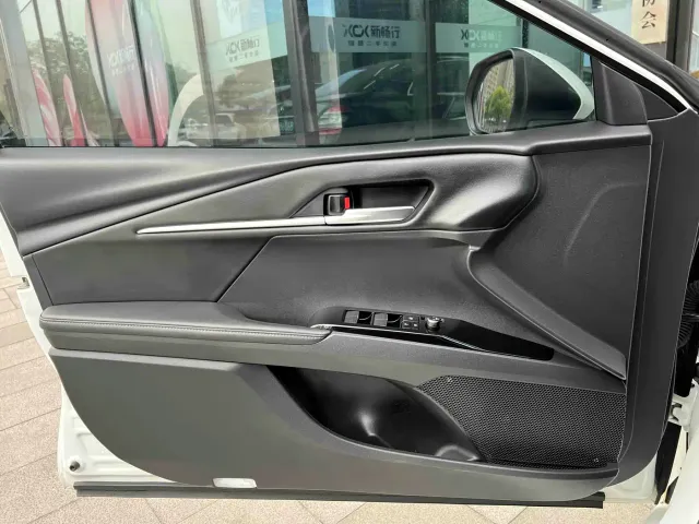 Toyota Camry — Фото автомобиля 14