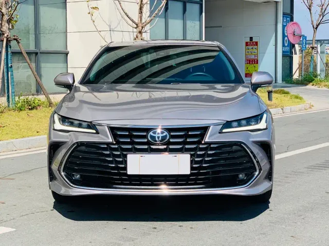 Toyota Avalon — Фото автомобиля 2