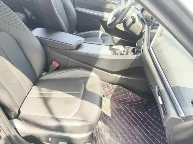 Hyundai Sonata — Фото автомобиля 13