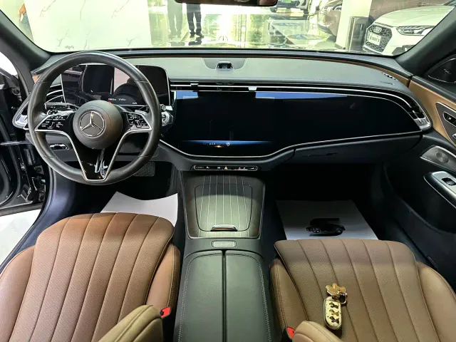 Mercedes-Benz E-Class — Фото автомобиля 6