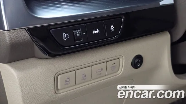 Kia Carnival Generation 4 — Фото автомобиля 14