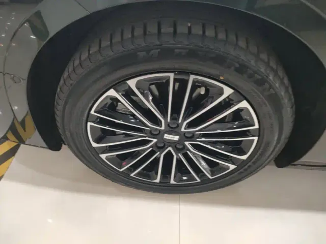 Geely Galaxy Xingyao 8 — Фото автомобиля 24