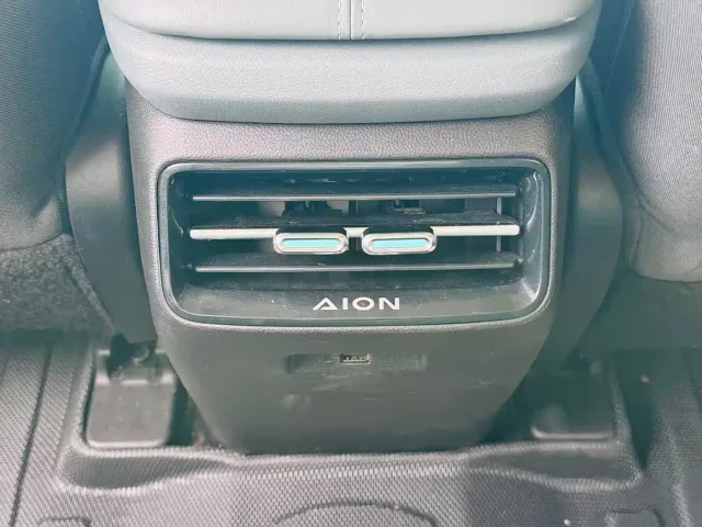 GAC Aion Y — Фото автомобиля 11